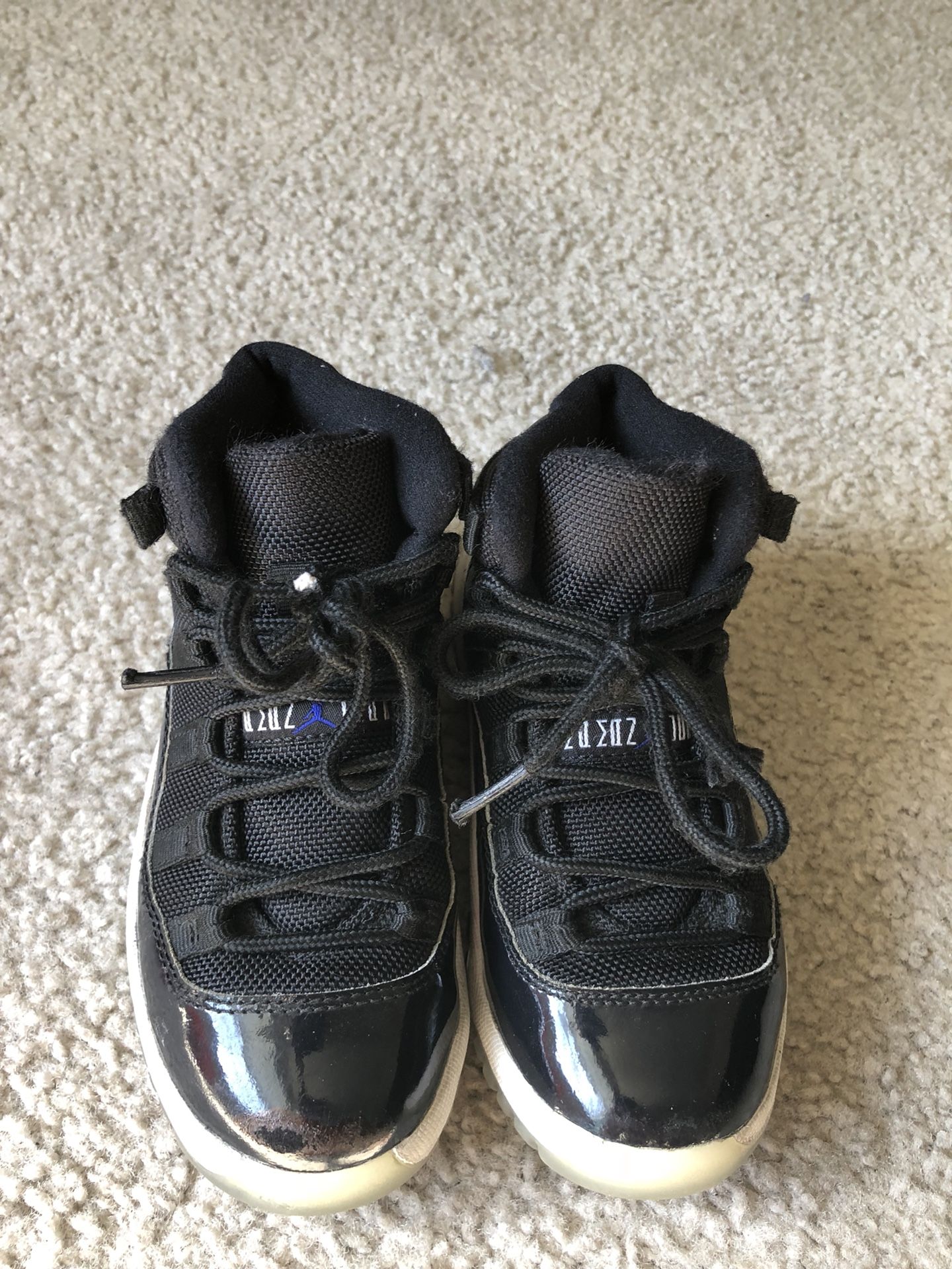 Kids space jam Jordan 11 size 12c