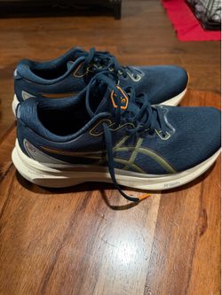Used ASICS Keyano 30 size 10.5