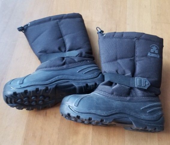 Kamik Youth Boys Snow Boots Black Size 4 $40