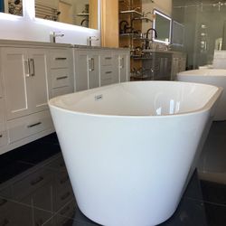 59” Freestanding Bathtub Ready For pick up 