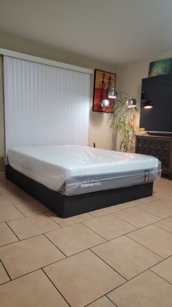 NEW QUEEN SIZE TEMPURPEDIC SUPREME FIRM MATTRESS AND BOXSPRING FOR SALE! IN EXCELLENT CONDITION! FREE DELIVERY
