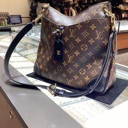 Louis Vuitton Mono Bag