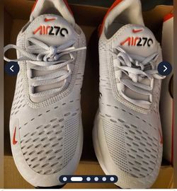 4.5Y   Air Max 270