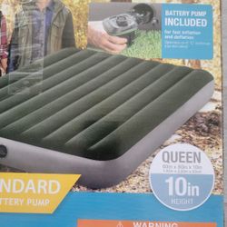 NEW IN BOX Intex Dura-Beam Standard Queen Airbed With Battery Pump