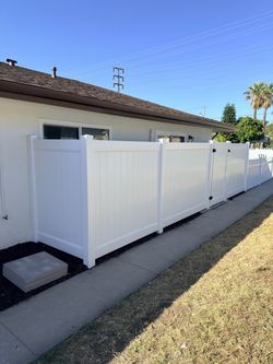 White Vinyl Privacy Fence with Gate