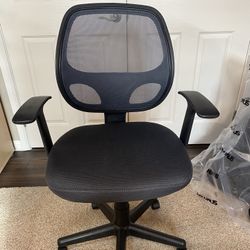 NEW MESH-BACKED OFFICE CHAIR 