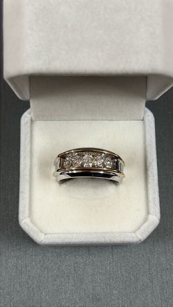 Men’s Band Ring In 10K White / Yellow Gold With Natural Diamonds Size 10