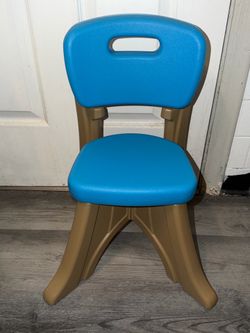 2 Step Plastic Childs Kids Children’s Chair Boys Girls Used Pre Owned Clean Use.