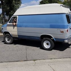 1983 Chevy 4x4 Van 