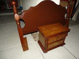 Vintage Queen headboard, stand vintage