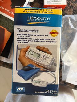 LifeSource A&D Medical Digital Blood Pressure Monitor – UA-704V