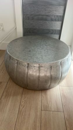 Decorative table