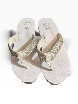 So Comfy Foam White Woven Flip Flops – Size 10