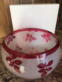 Correia Art Glass Etched Bowl