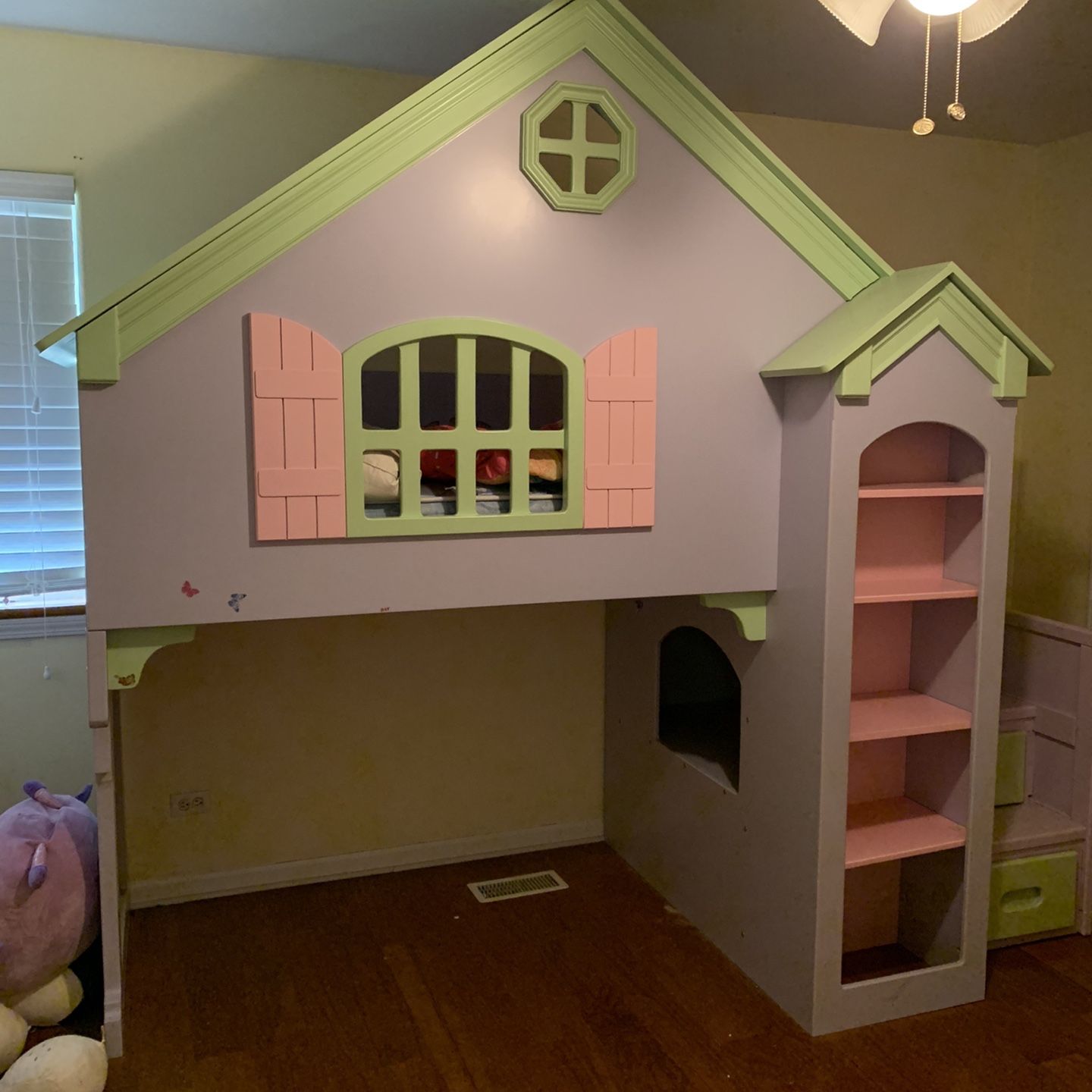 Tradewins dollhouse hotsell loft bed