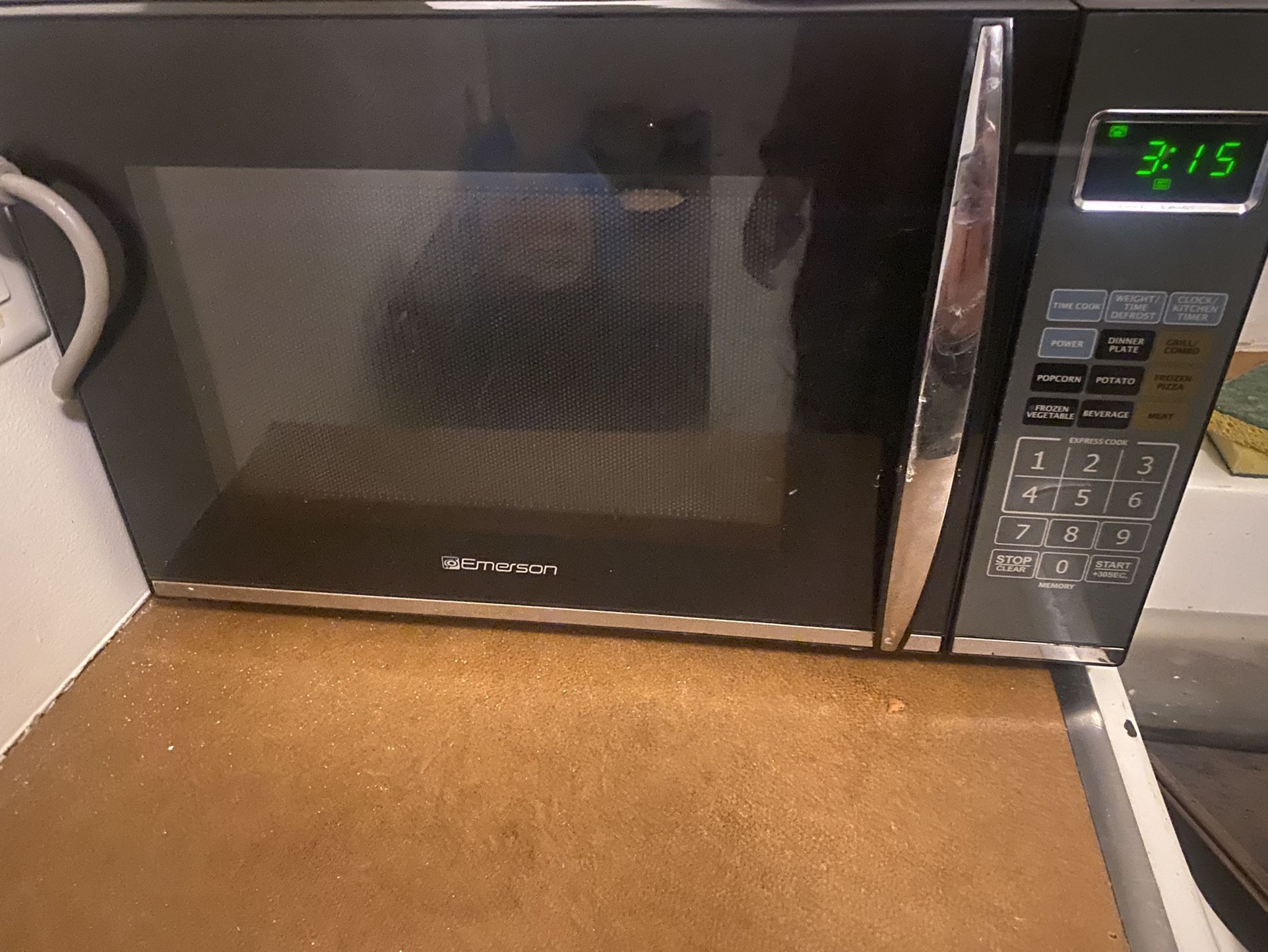 XL microwave Emerson 