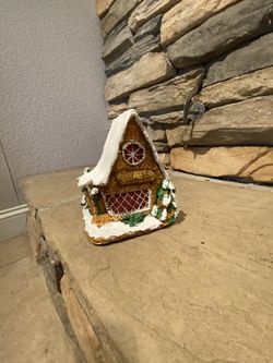 Hand Painted Vintage Christmas Gingerbread Houses