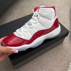  Jordan Cherry 11s, 6.5Y