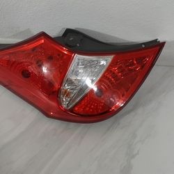 2012-2017 HYUNDAI ACCENT TAIL LIGHT DRIVER SIDE. 