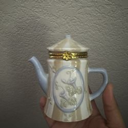 Teacup trinket box