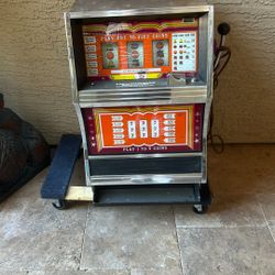 Antique Slot Machine 