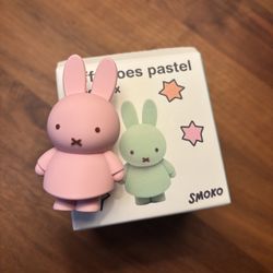 Smoko Miffy Goes Pastel Figure - Pink