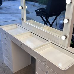 White Vanity With Lights