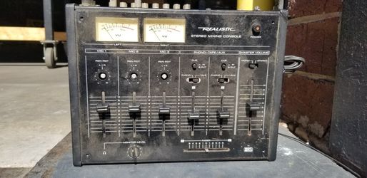 Realistic mixing board