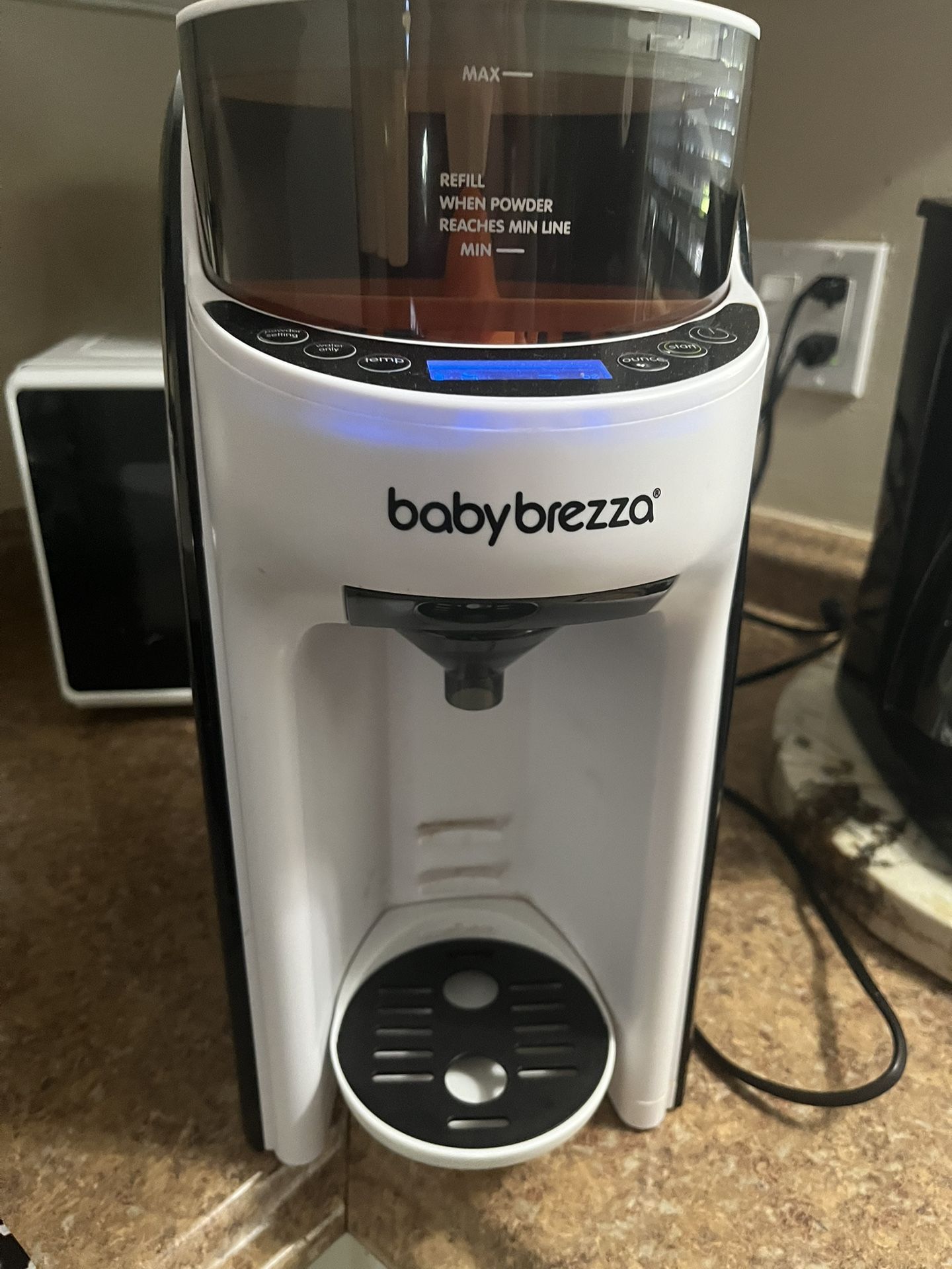 Baby - Formula Making Baby Breeza.