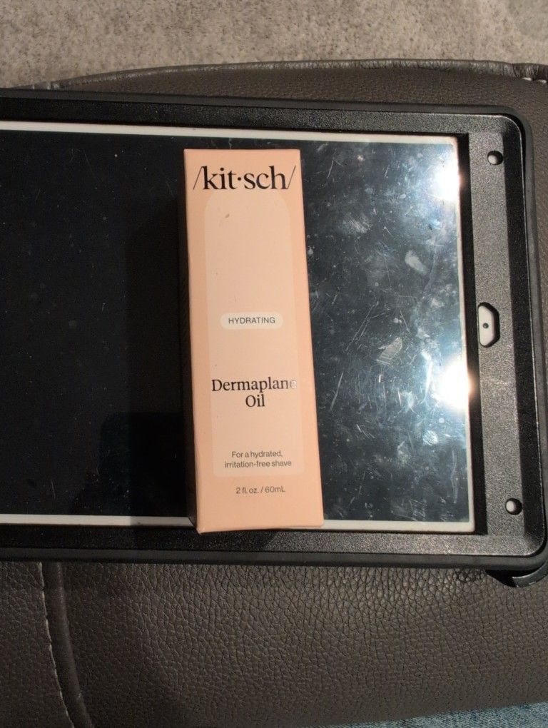 Brand New kitsch Dermaplane Oil