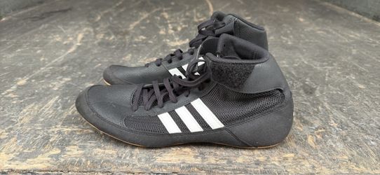 Wrestling shoes