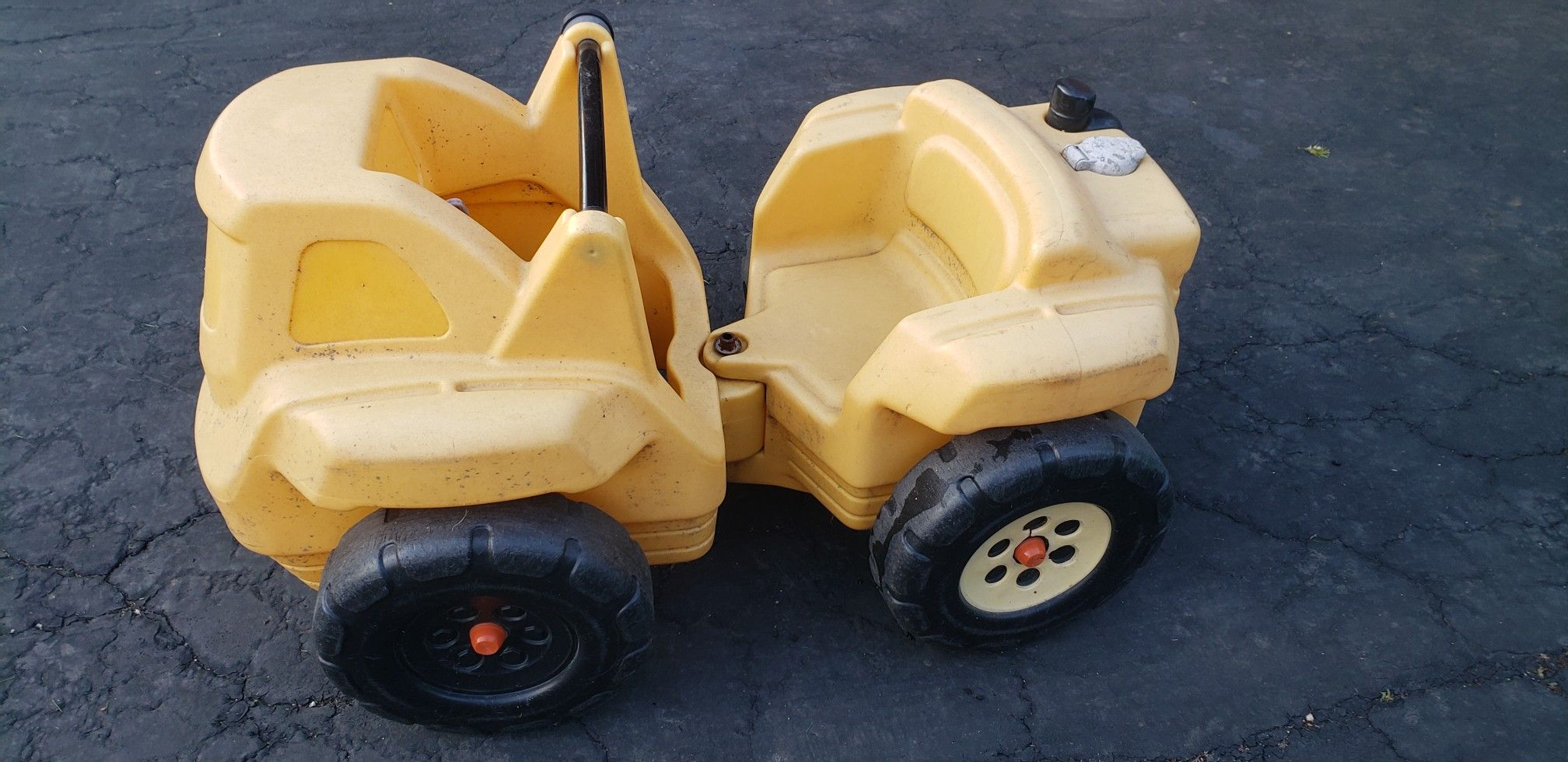 Step 2 Little Tikes ride on pedal construction car
