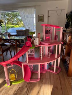 Barbie DreamHouse