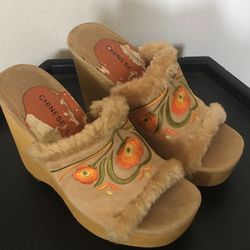 Chinese Laundry Wedge Sandals Size 6.5