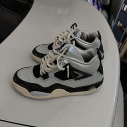 Kids Jordan 4 retros Size 3