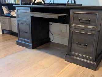 62" Executive Desk 