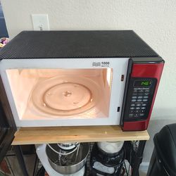 Hamilton Beach red microwave