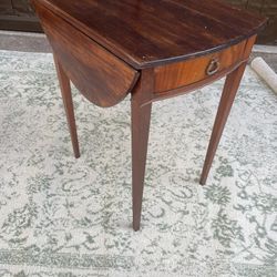 Antique Drop off Leaf Side Table. 92014