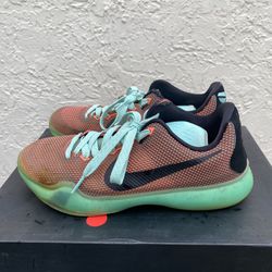 Size 6 (GS) -  Nike Kobe 10 Low Easter