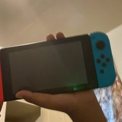 Nintendo switch come with box TV stand you could play the game on the TV with a Nintendo switch and it come wet where you could put the contro control