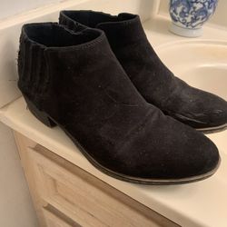 Nice Booties Size 7