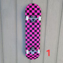 CHECKER SKATEBOARD SIZE 8.0