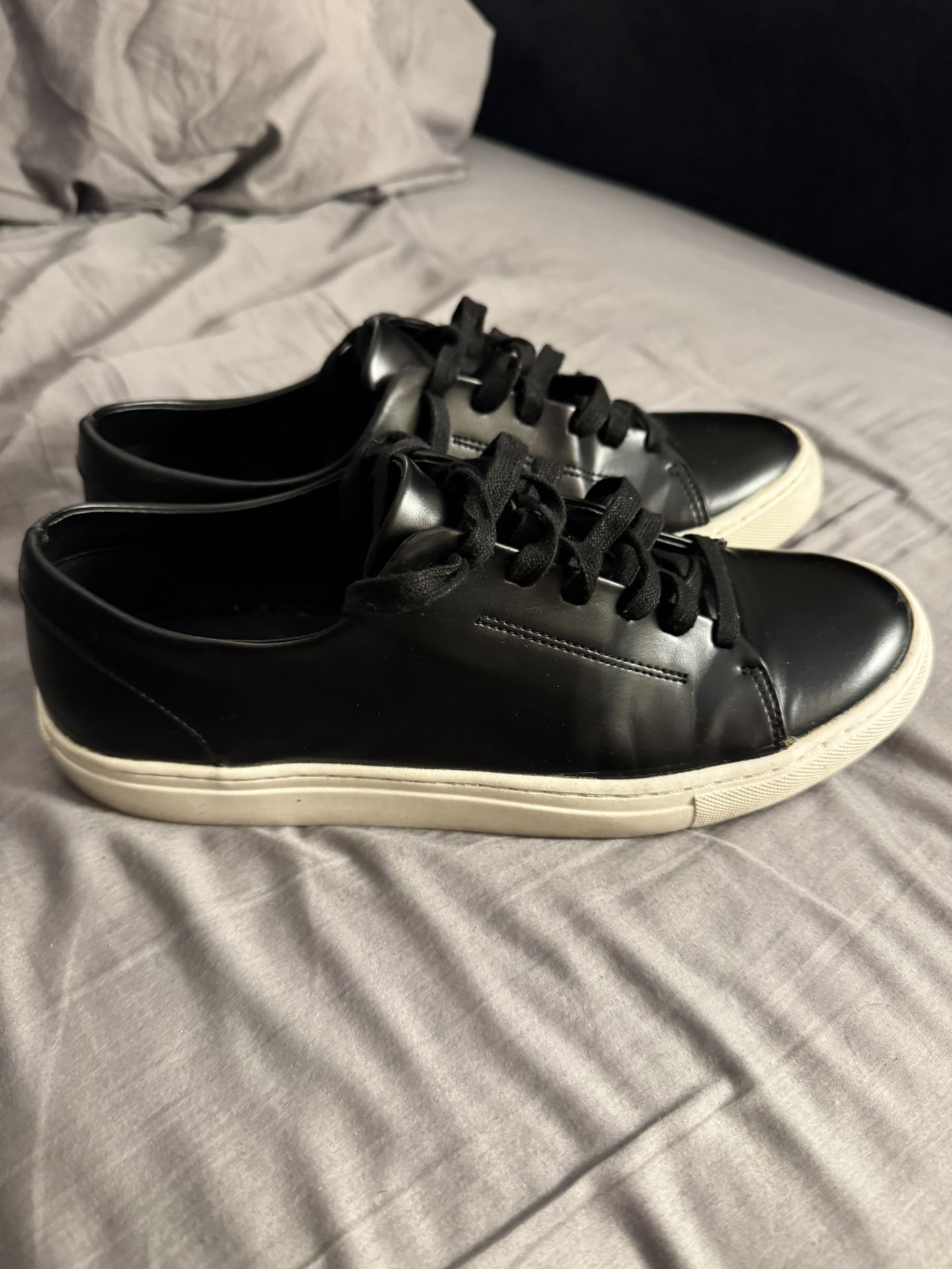 H&M - Mens Modern Minimalist Leather Shoes. Gloss Black Leather. Mens size: 10 (Euro 43). Like New. 