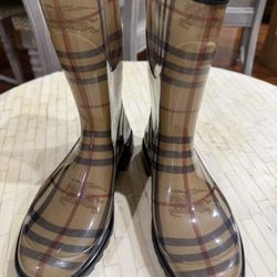 louis vuitton Boot Size 35 & 36 
