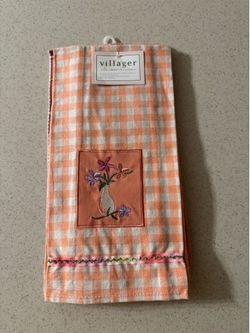 New Vintage 2005 Liz Claiborne Villager Embroidered Kitchen Towel Set