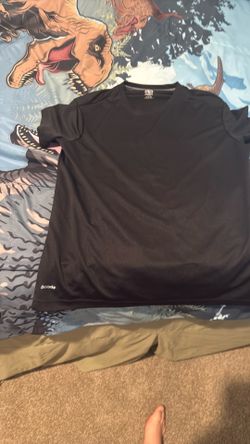 men's workout shirt, size medium