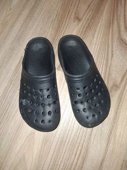 Black crocs