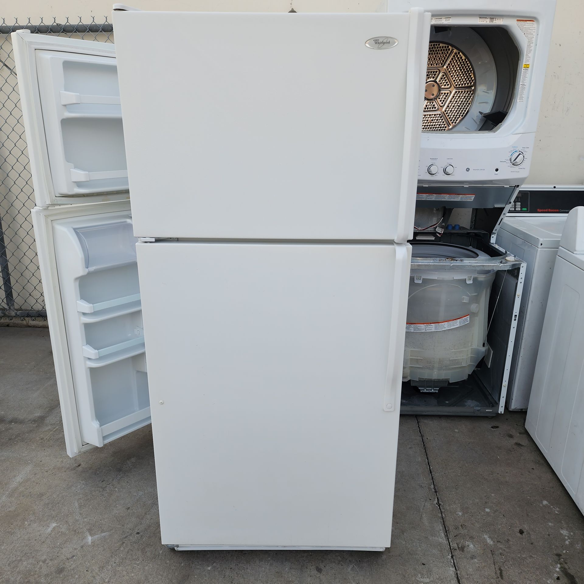 WHIRLPOOL 18CUFT FRIDGE