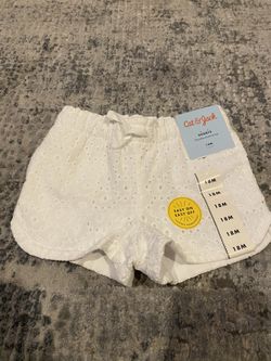 Cat & Jack white shorts size 18M