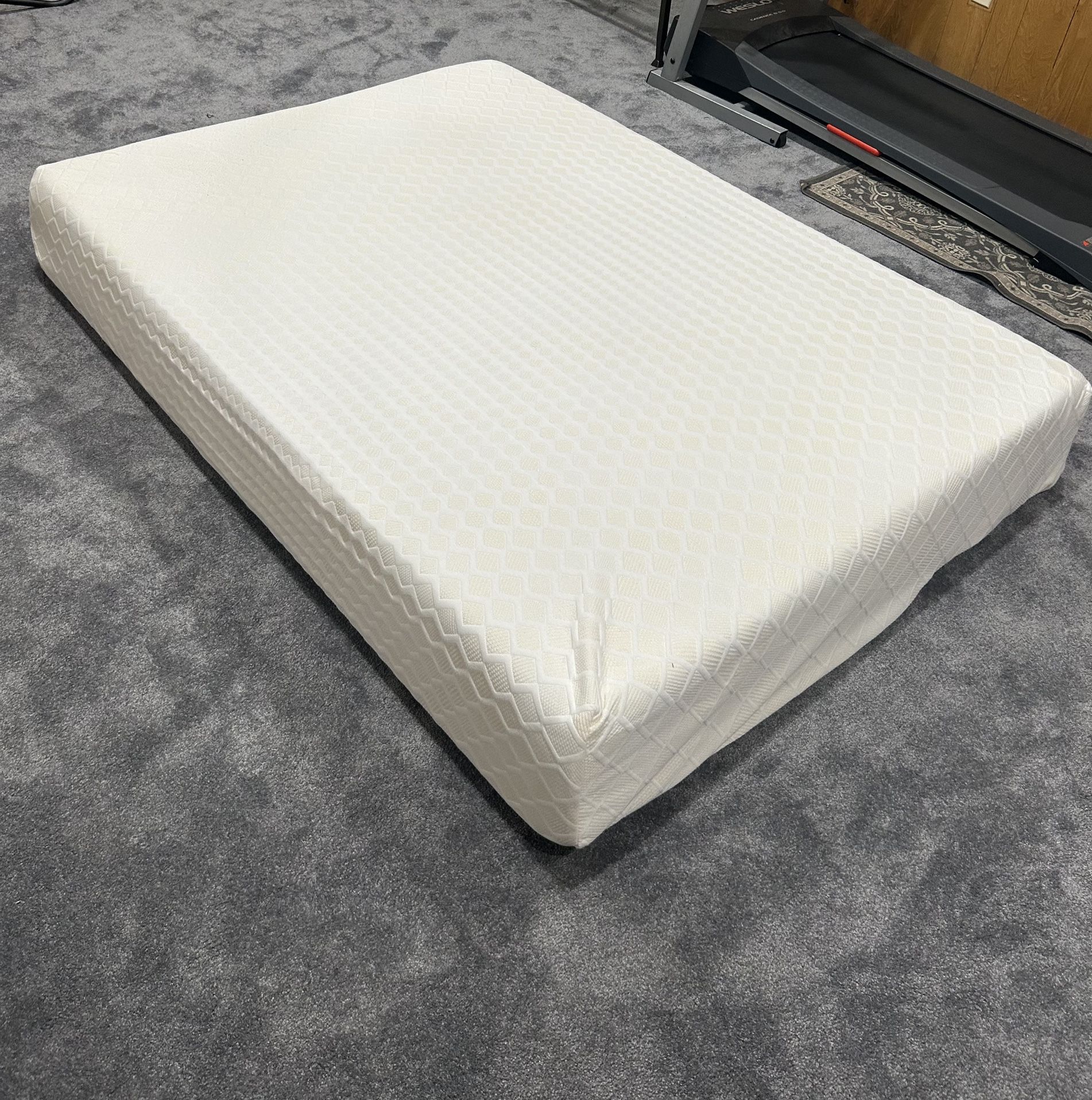 Ashley Furniture Chime 10” Firm Full size Memory Foam Mattress